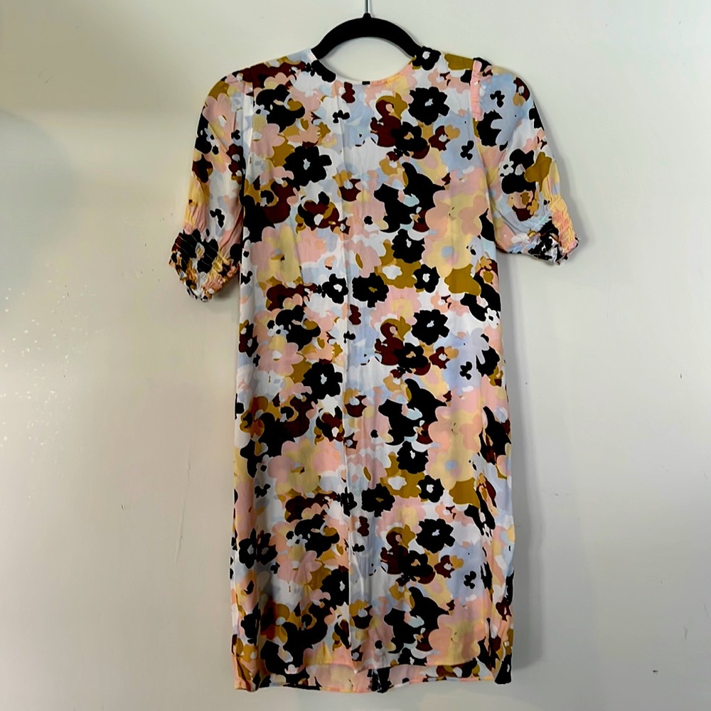 Floral puff sleeve dress